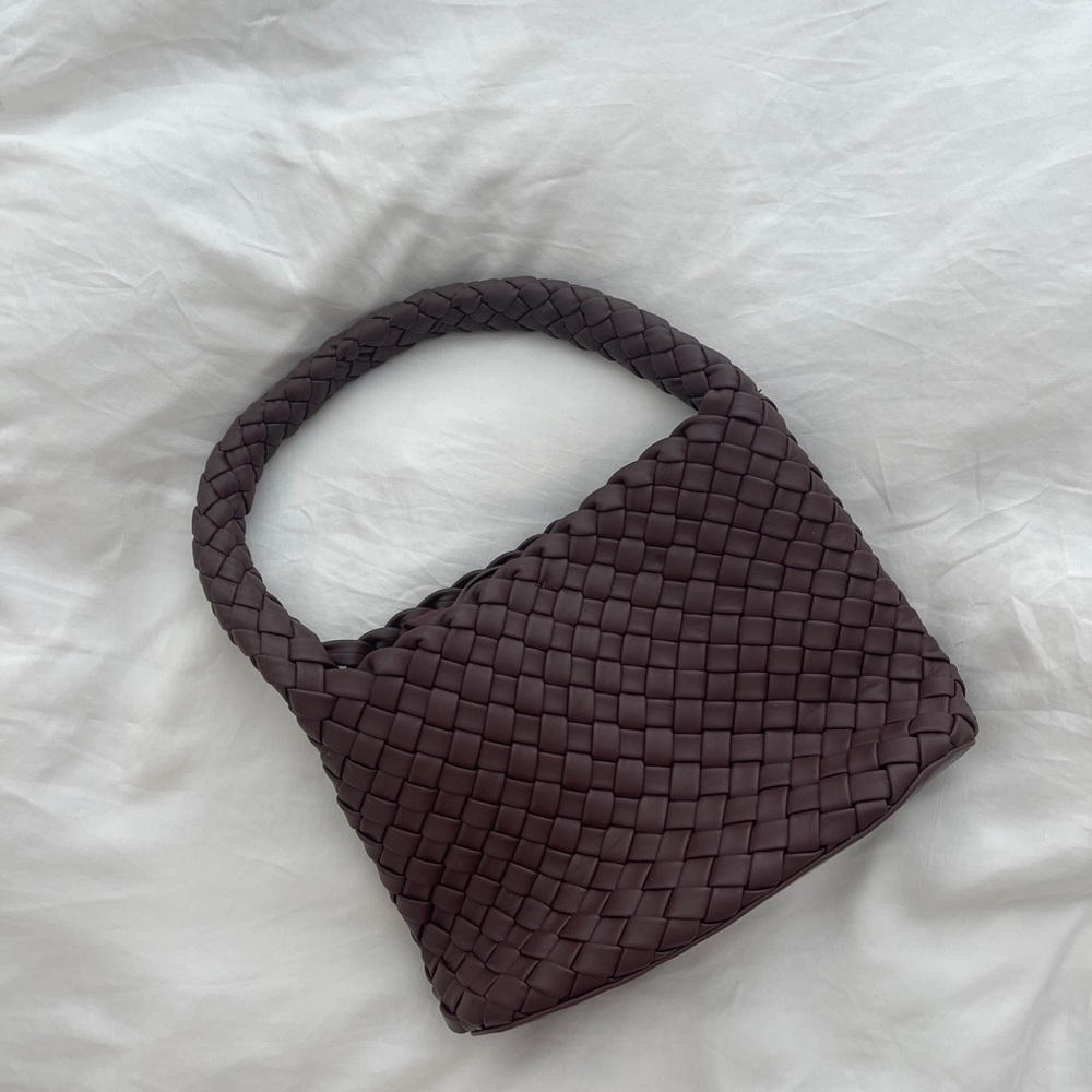 Mango woven bag